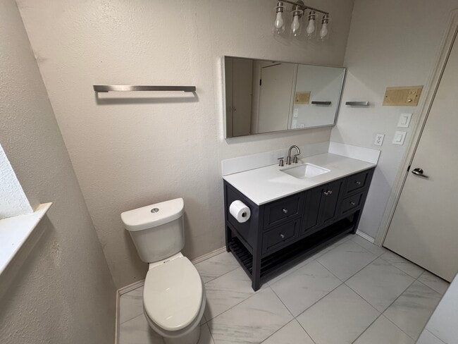 Building Photo - 6801 Lancelot Ct