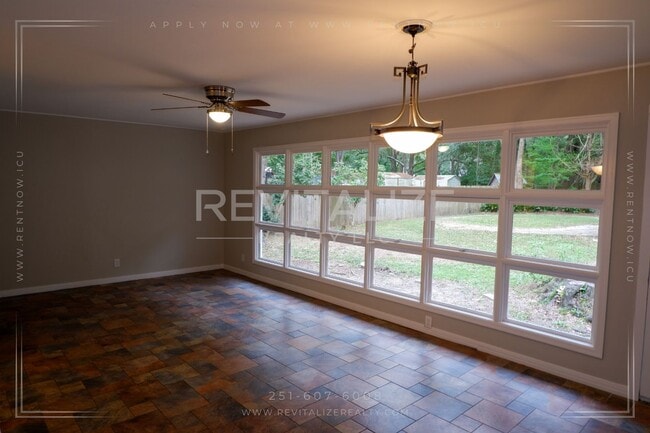 Building Photo - Beautiful 4 Bedroom/2 Bathroom House in Mo...