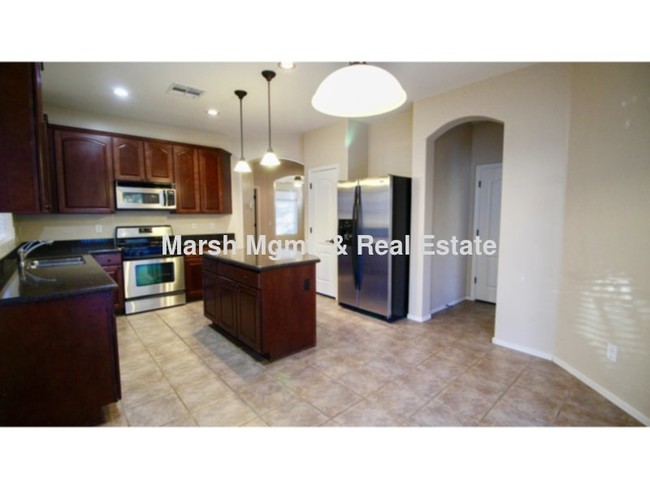 Building Photo - Beautiful single level 2 bedroom home in C...