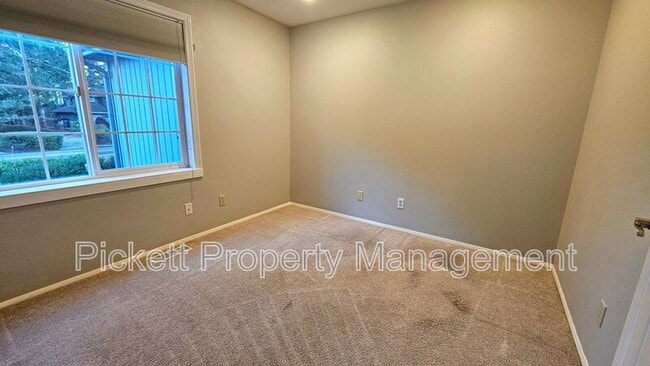 Building Photo - 6559 Gleneagle Ave SW