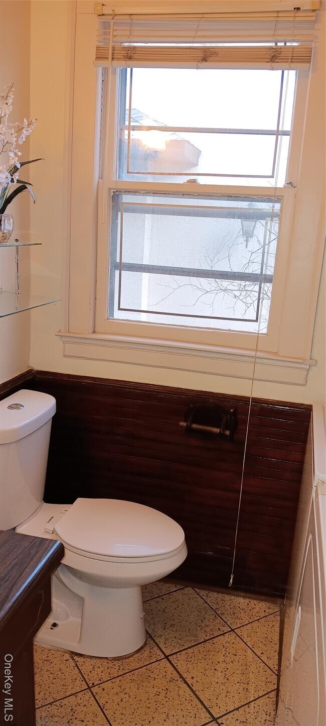 Building Photo - 84-36 Abingdon Rd