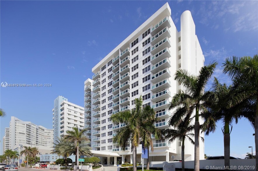 Building Photo - 6917 Collins Ave