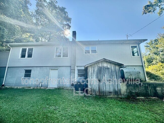 Building Photo - 1574 Lynn Rd