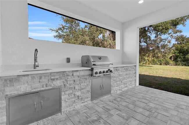 Building Photo - 358 Vitorio St