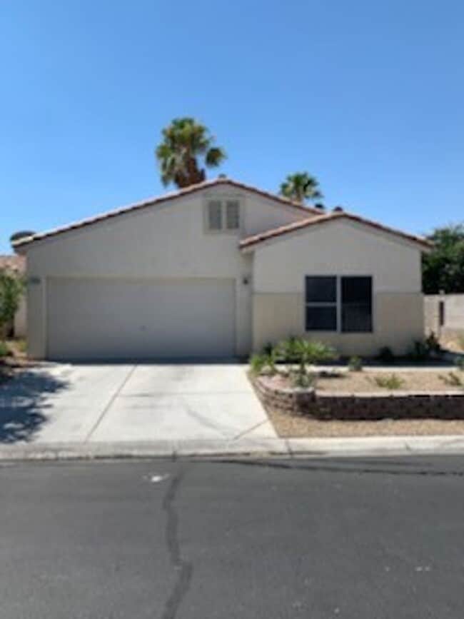 Building Photo - Amazing 2 bedroom Home- NW