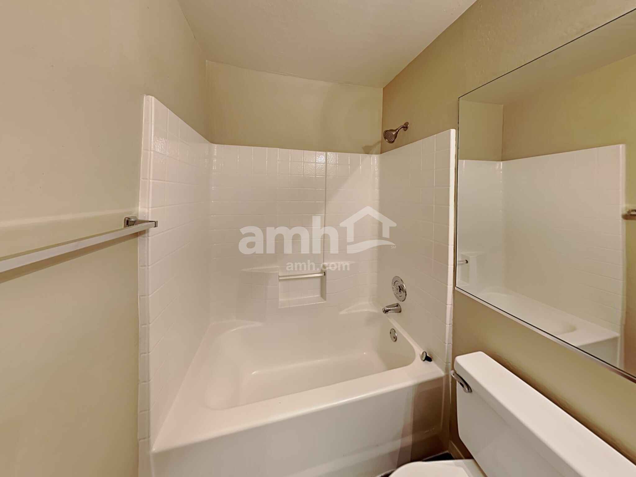 Building Photo - 426 S Luther