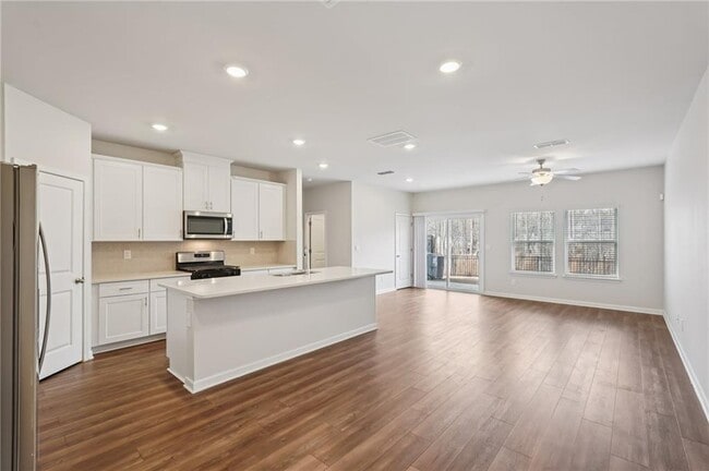 Building Photo - 234 Timberland Ave