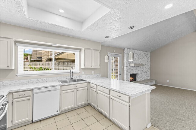 Building Photo - 8406 Windfall Ln