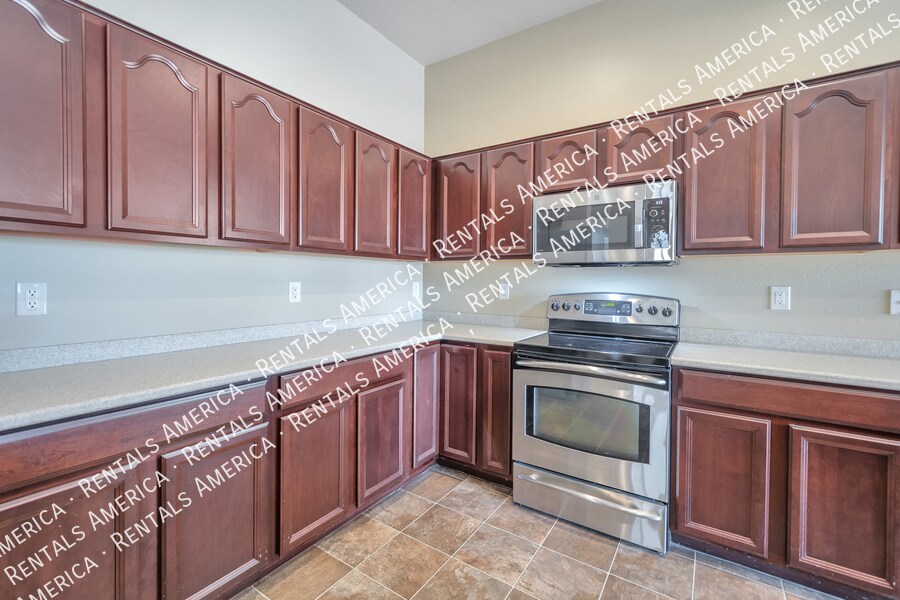 Building Photo - 43958 W Bailey Dr