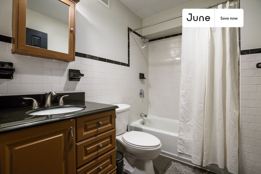 Building Photo - 356 W 39th St