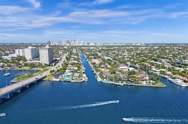 Building Photo - 200 S Birch Rd