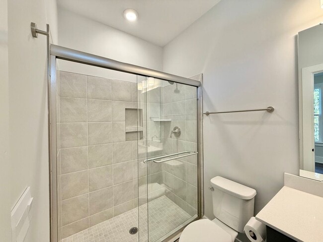 Building Photo - Newly Built 5BD, 4.5BA Knightdale Home wit...