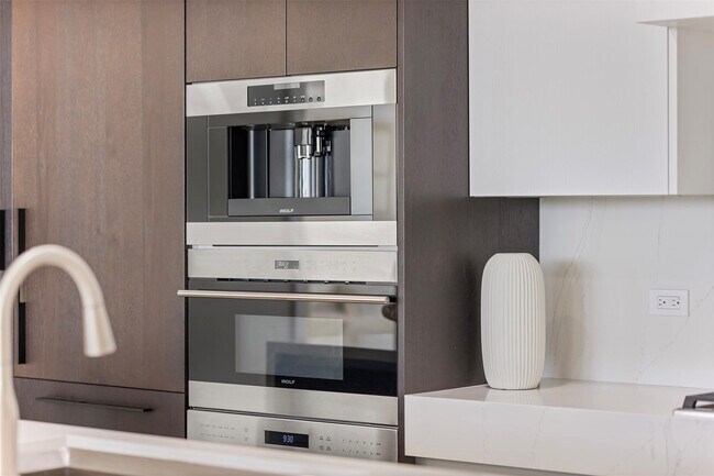 Building Photo - 2200 N Ocean Blvd