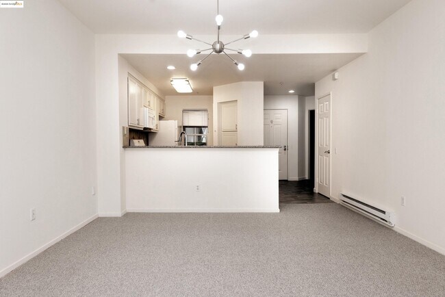 Building Photo - 220 Caldecott Ln
