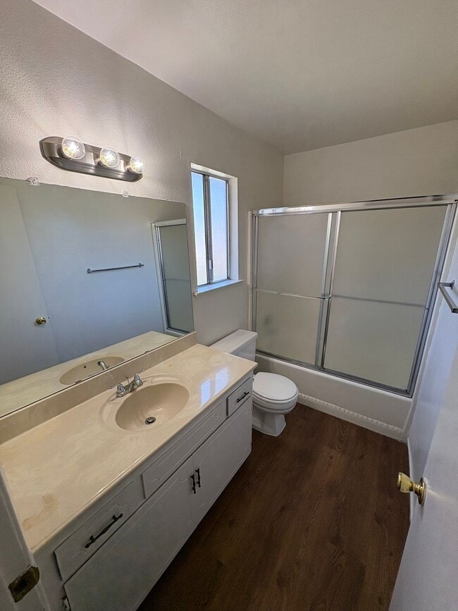 Building Photo - 3708