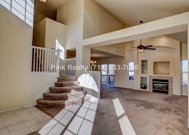 Building Photo - 985 Ridgebury Pl