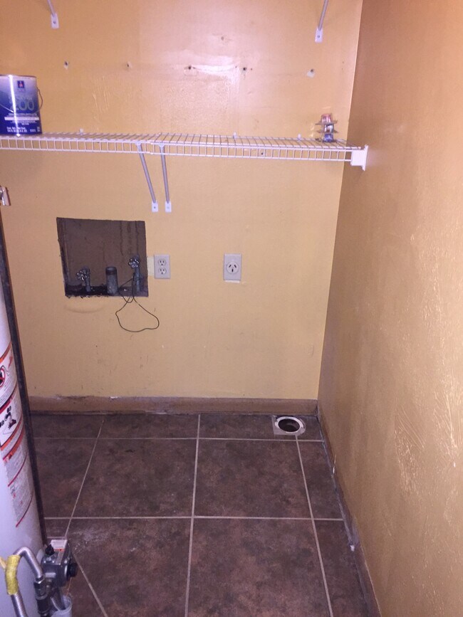 Building Photo - 2038 S Fairway Ave