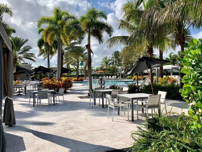 Building Photo - 16831 Pavilion Way