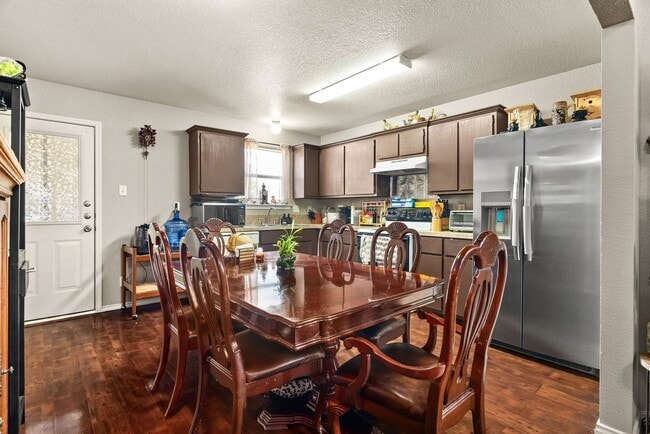 Building Photo - 3901 Kevin Shaw Dr