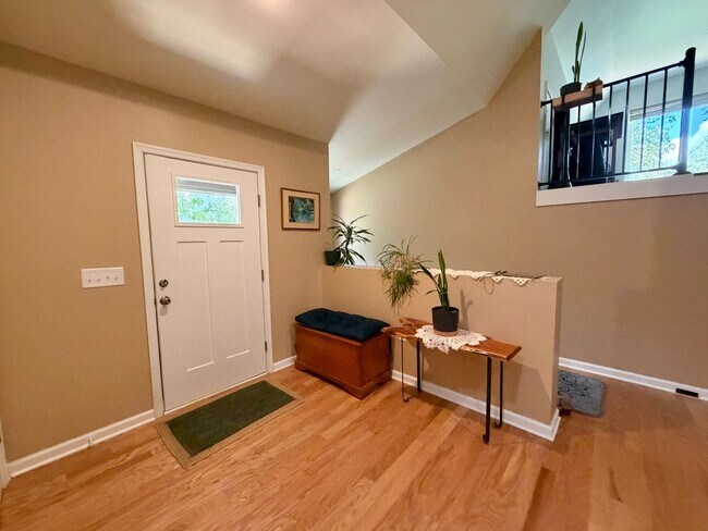 Building Photo - 1327 Gristmill Dr
