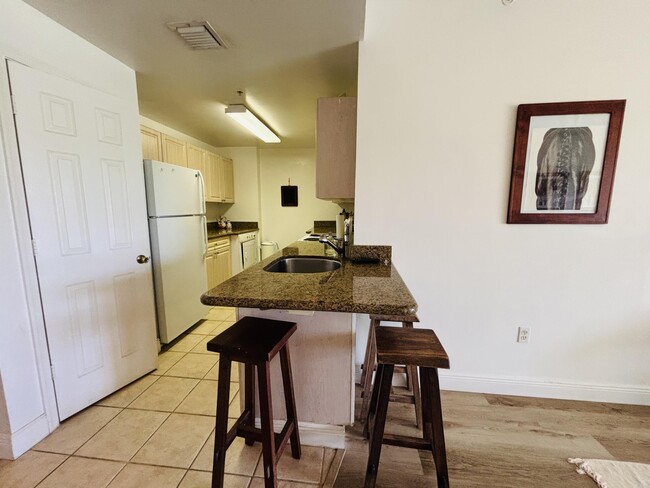 Building Photo - 2040 Greenview Shores Blvd