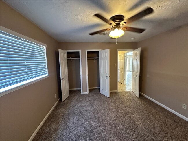 Building Photo - 7127 Maxwood Dr