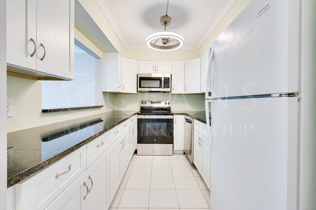 Building Photo - 1st Floor Oceanfront Condo in Ormond
