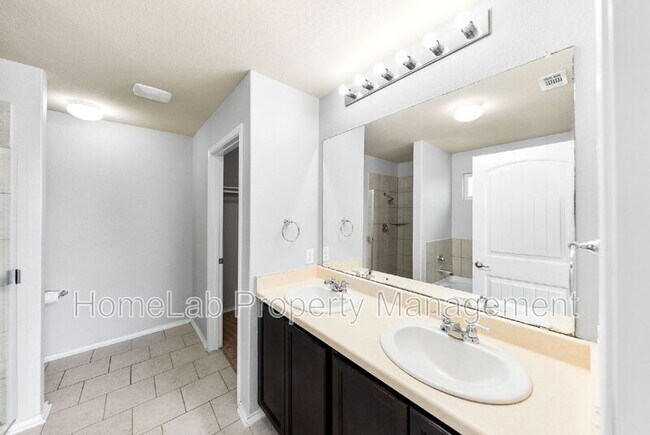 Building Photo - 11734 Pelican Cove