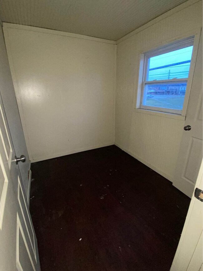 Building Photo - 2138 9th Ave