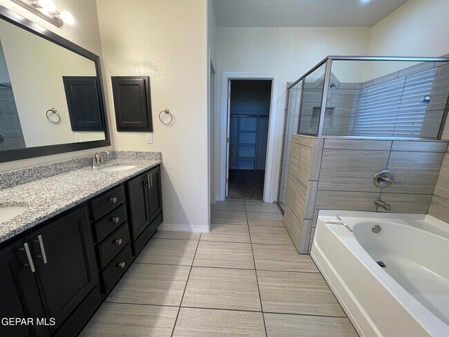 Building Photo - 101 S Manzanita Dr