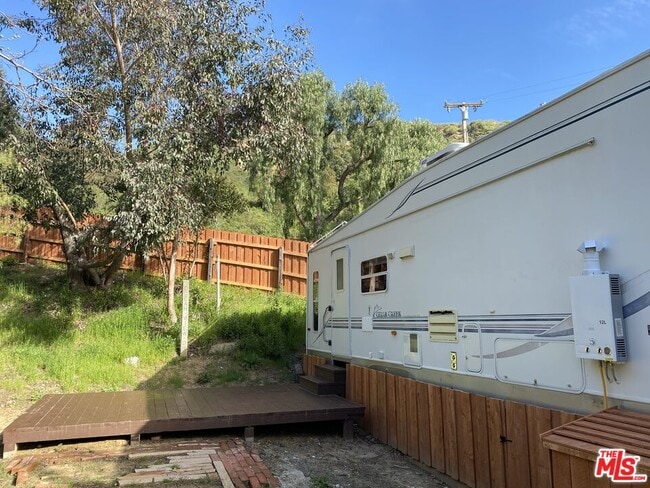 Building Photo - 2442 Old Topanga Canyon Rd