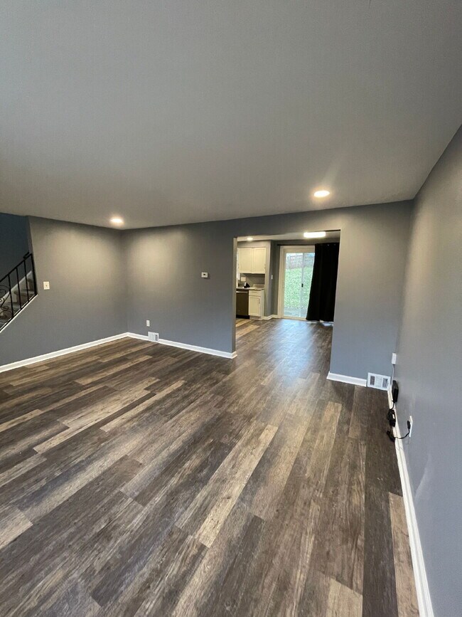 Building Photo - Beautifully updated 3 bed 1 bath home with garage and off-street parking in Penn Hills!