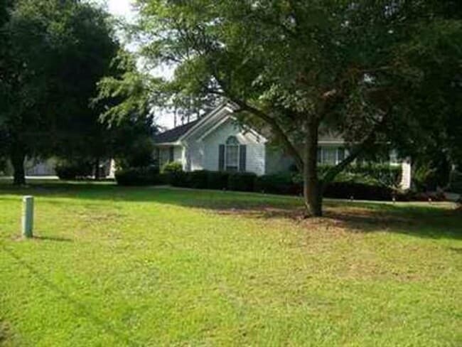 Building Photo - A Stunning Home Awaits in Crestview Planta...
