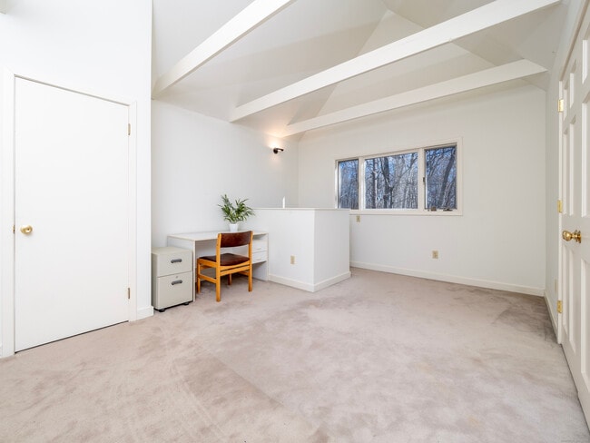 Building Photo - 21 Pent Rd