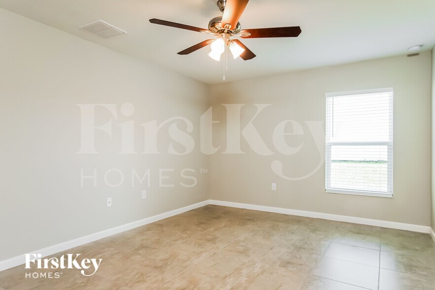 Building Photo - 646 Lindbergh Wy