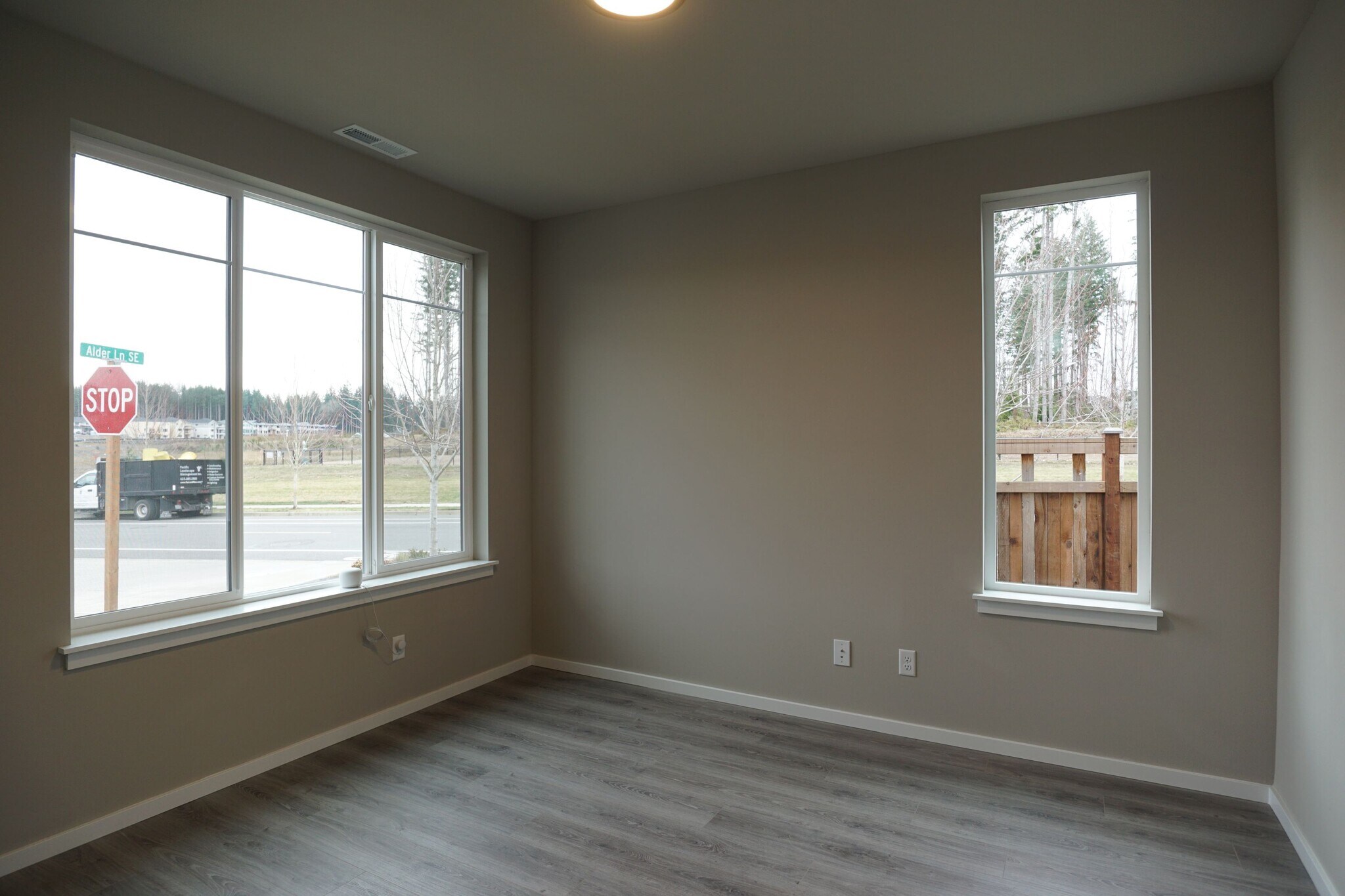Building Photo - 23068 Alder Ln SE