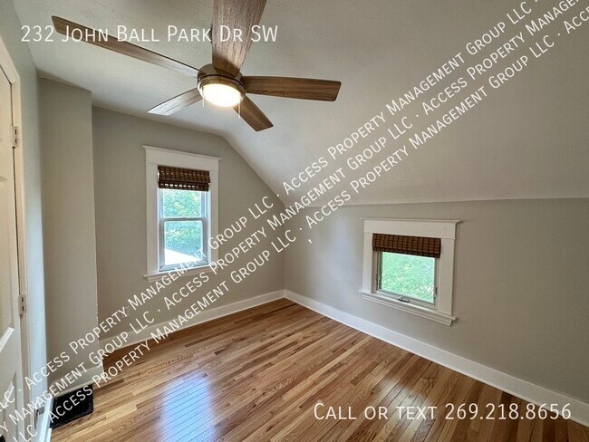 Building Photo - 232 John Ball Park Dr SW