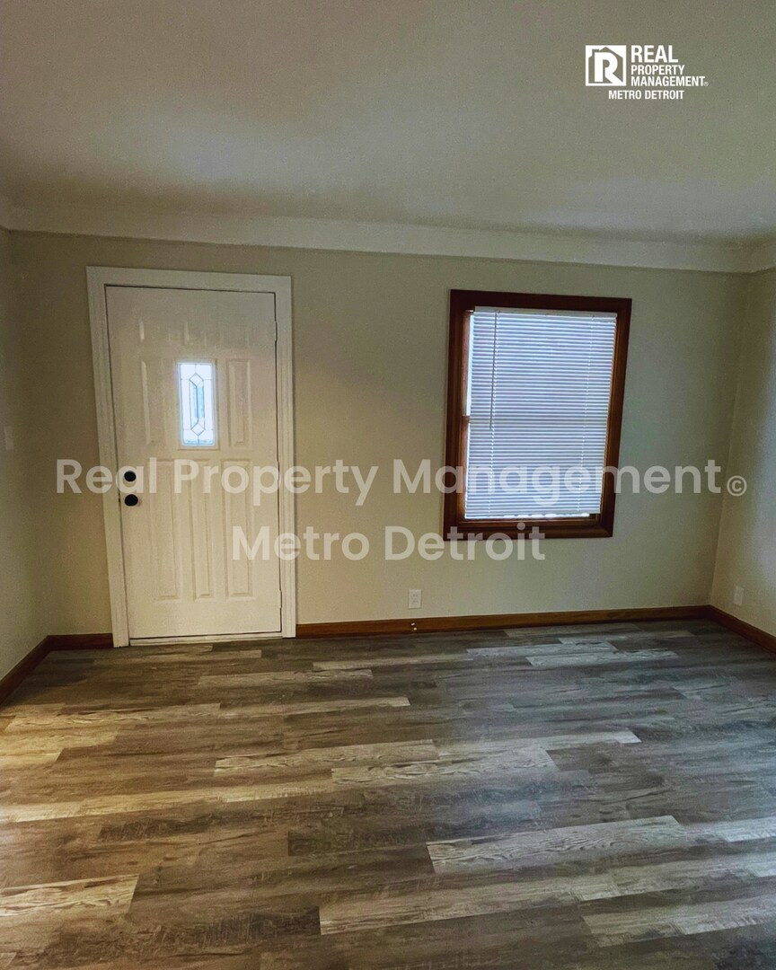 Building Photo - 4462 1st St