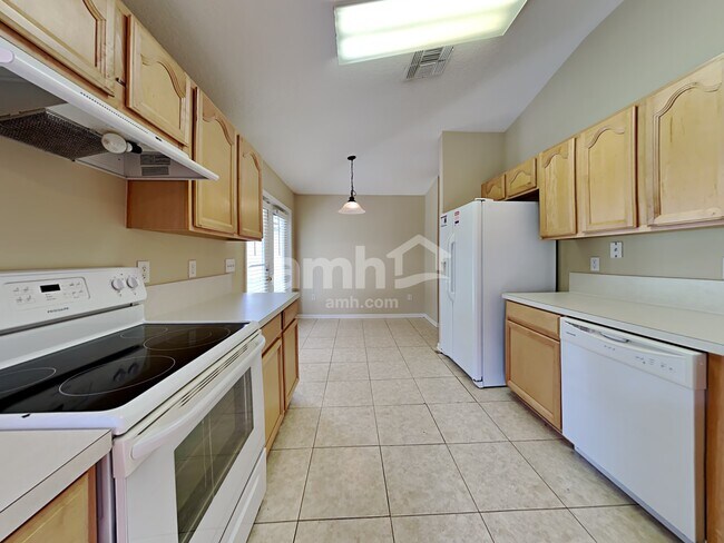 Building Photo - 2140 Creekmont Drive