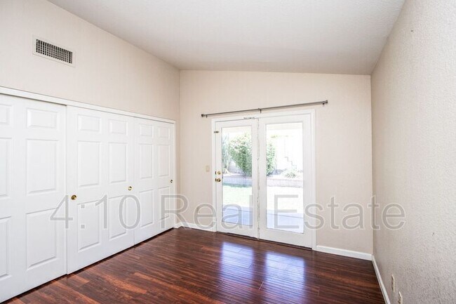 Building Photo - 16221 S 34th Way