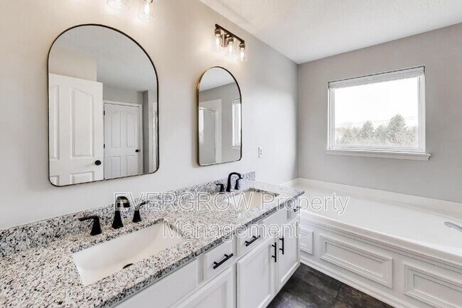 Building Photo - 14175 Nicholas Dr