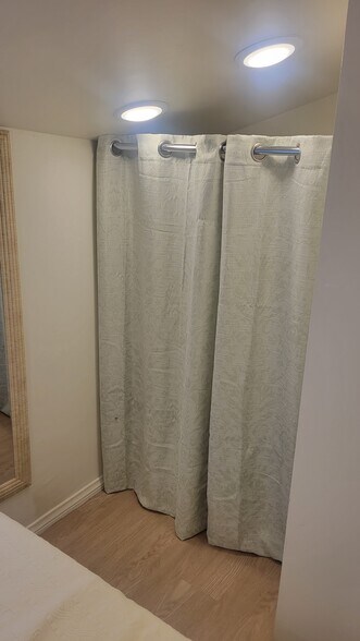 Building Photo - 4195 Hamilton St