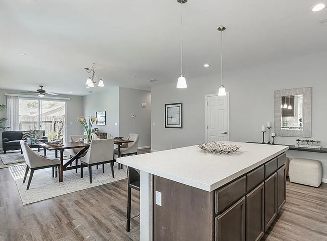 Building Photo - 1559 Hutchison Valley Dr