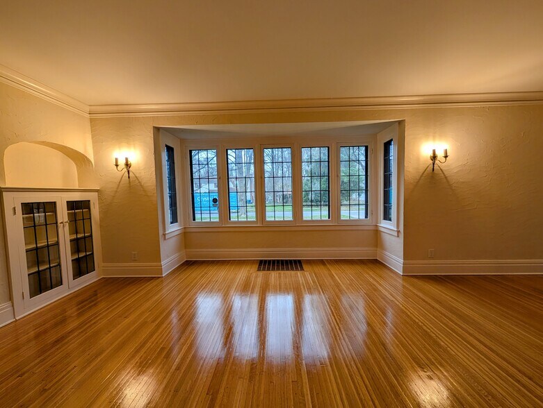 Building Photo - 416 Yarmouth Rd