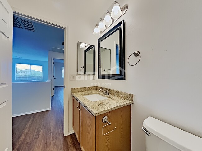 Building Photo - 341 W Amber Hawk Ct