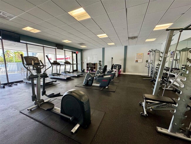 Building Photo - 3675 N Country Club Dr