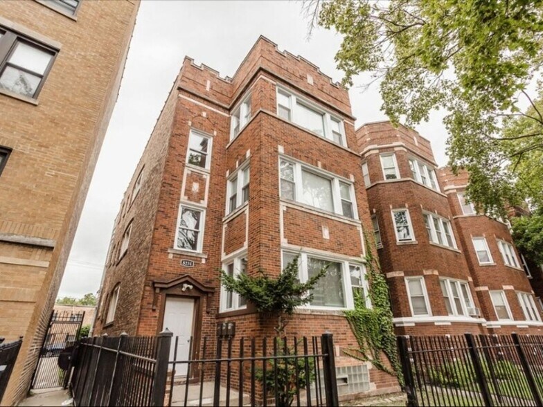 Primary Photo - 8234 S Maryland Ave