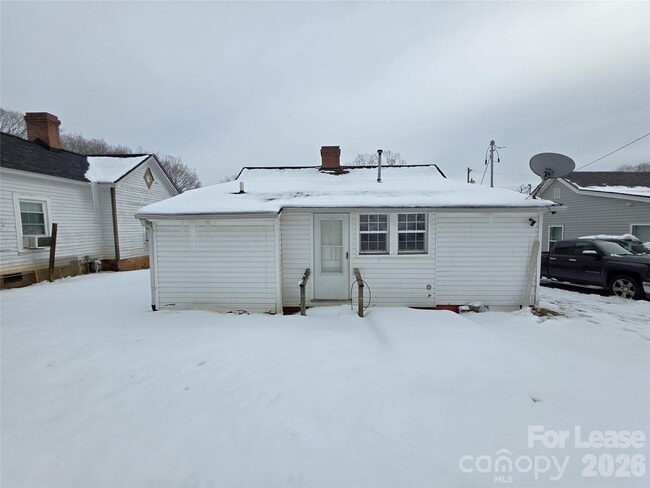 Building Photo - 42 N Cedar St