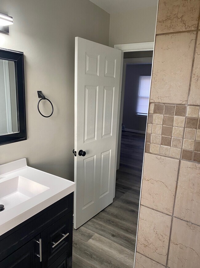 Building Photo - 3807 N Faber Ave