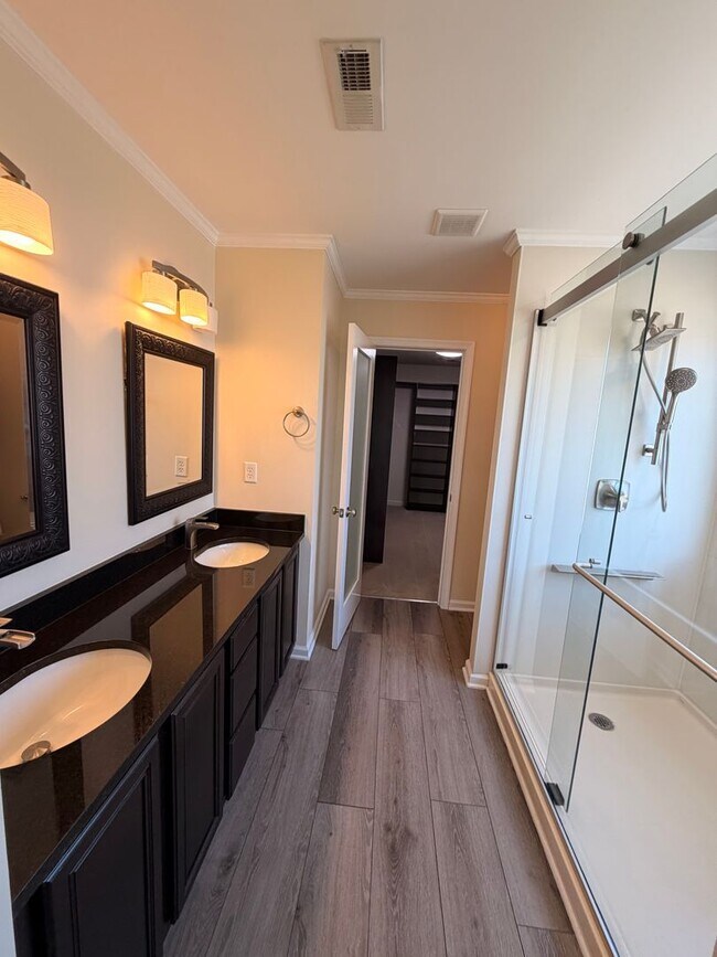 Building Photo - 42 Kilverstone Way